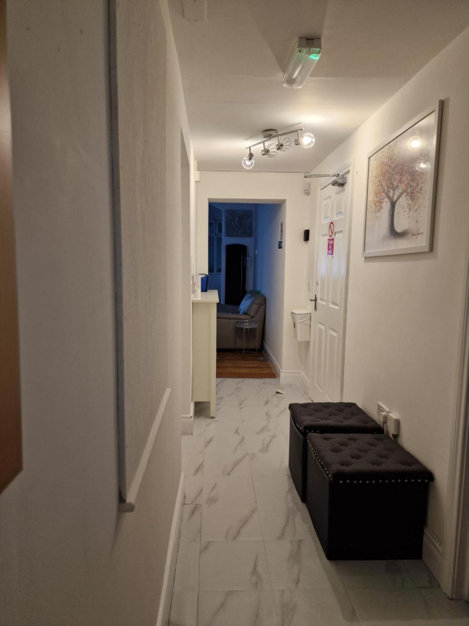 Хостел Aunty Katie'S House, Ni Tourist Board Certified & Located On The Main Oldpark Road To Belfast, With Free Continental Breakfast & Free Ultra Fast Sky Internet, Free Sky Sports & Free Sky Cinema, Self-Check In After 10Pm Gmt Екстер'єр фото