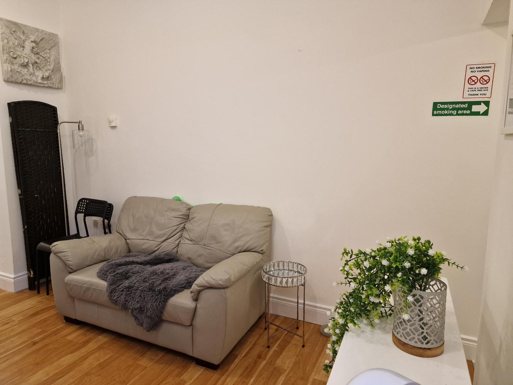 Хостел Aunty Katie'S House, Ni Tourist Board Certified & Located On The Main Oldpark Road To Belfast, With Free Continental Breakfast & Free Ultra Fast Sky Internet, Free Sky Sports & Free Sky Cinema, Self-Check In After 10Pm Gmt Екстер'єр фото