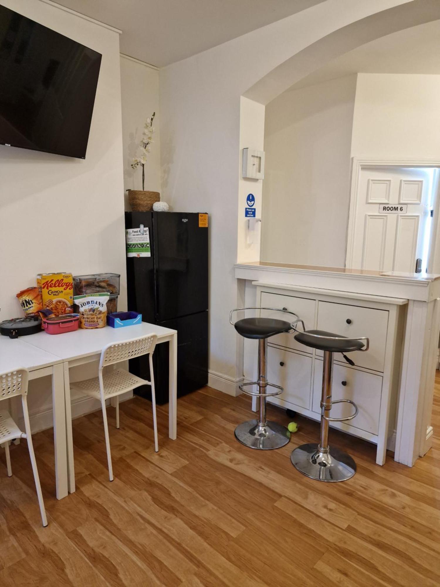 Хостел Aunty Katie'S House, Ni Tourist Board Certified & Located On The Main Oldpark Road To Belfast, With Free Continental Breakfast & Free Ultra Fast Sky Internet, Free Sky Sports & Free Sky Cinema, Self-Check In After 10Pm Gmt Екстер'єр фото