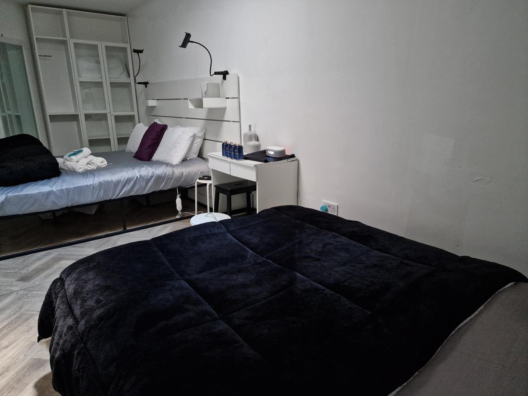 Хостел Aunty Katie'S House, Ni Tourist Board Certified & Located On The Main Oldpark Road To Belfast, With Free Continental Breakfast & Free Ultra Fast Sky Internet, Free Sky Sports & Free Sky Cinema, Self-Check In After 10Pm Gmt Екстер'єр фото